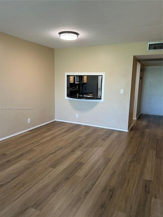 Building Photo - 9230 Lagoon Pl