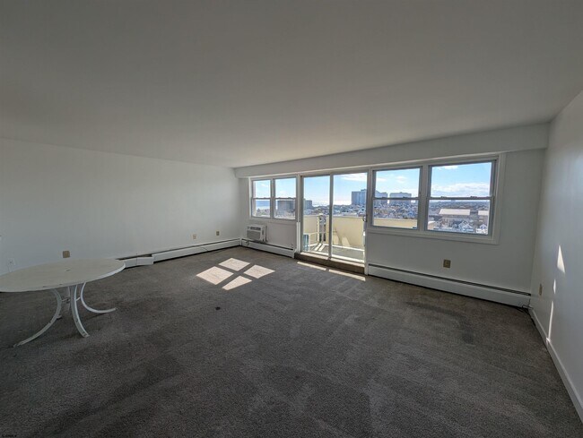 Building Photo - 3817 Ventnor Ave