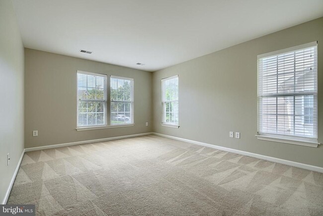 Building Photo - 7211 Lyndsey Way