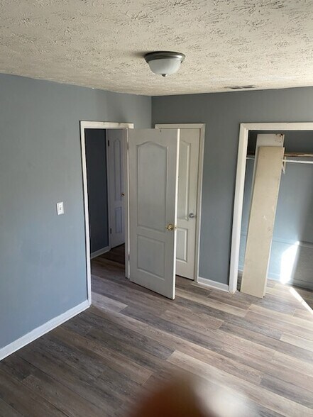 Building Photo - 191 Smokerise Ct