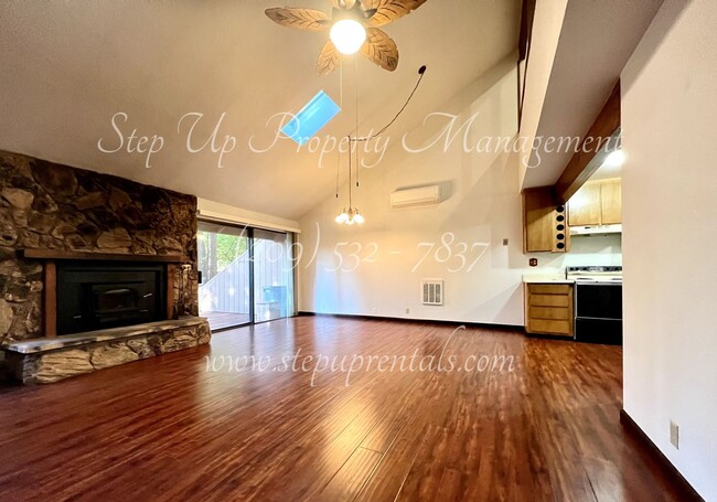 Building Photo - Cozy All Electric, 2 Bedroom, 2 Full Bathr...