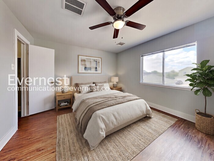 Building Photo - 1043 Grassy View Dr