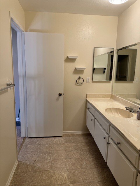 Building Photo - 6828 Ponce Ave