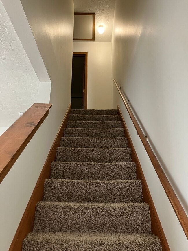 Building Photo - 2 Bedroom and 1.5 Bath Townhome - Troy, Ohio!!
