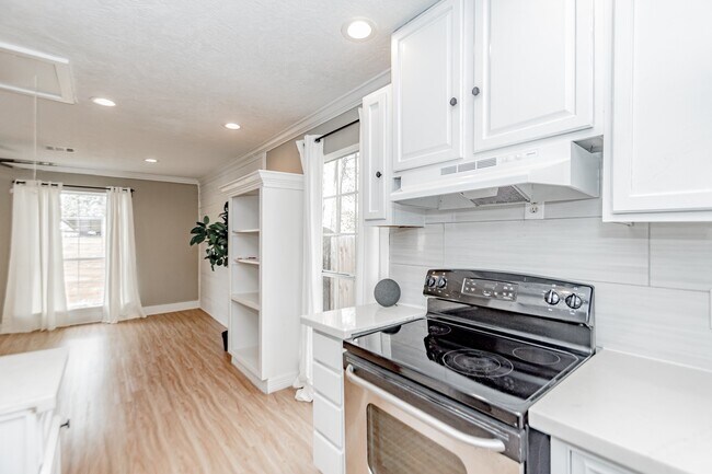 Building Photo - 3002 Kirk St