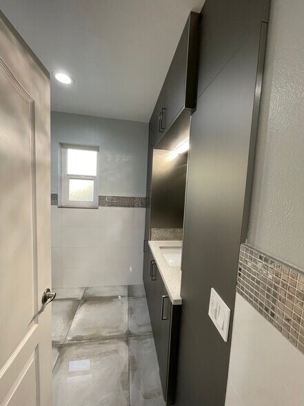 Building Photo - 8350 Burnet Ave