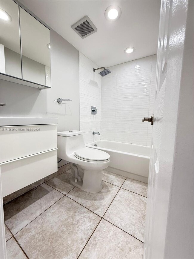 Building Photo - 2312 SW 81st Ave