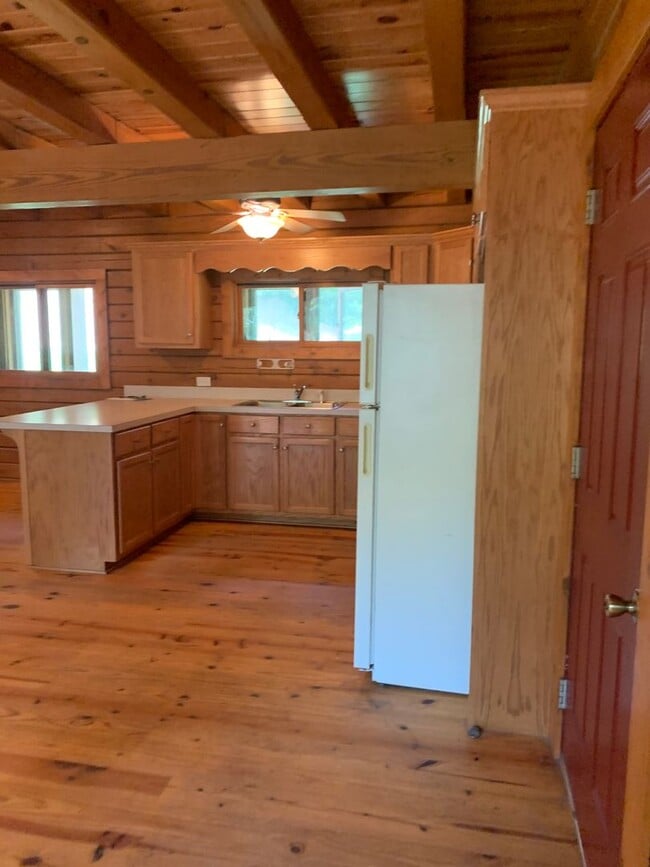 Building Photo - 504 Stuart Williams Rd