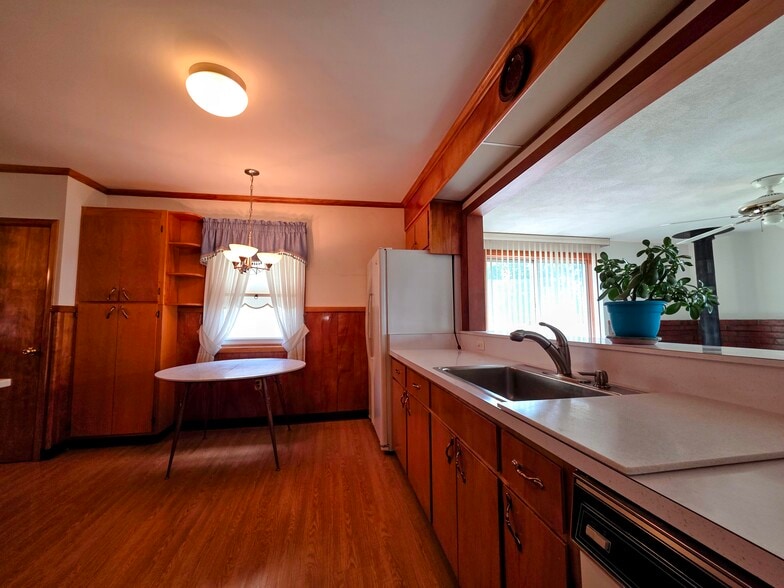 Building Photo - 97 White St