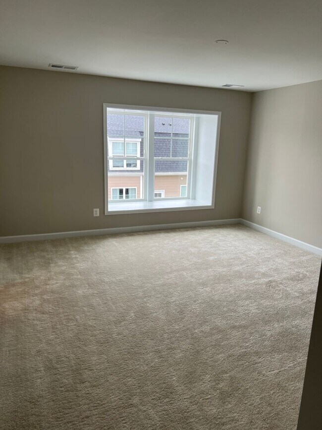 Building Photo - Townhouse for Rent in Preston Lake  *****F...