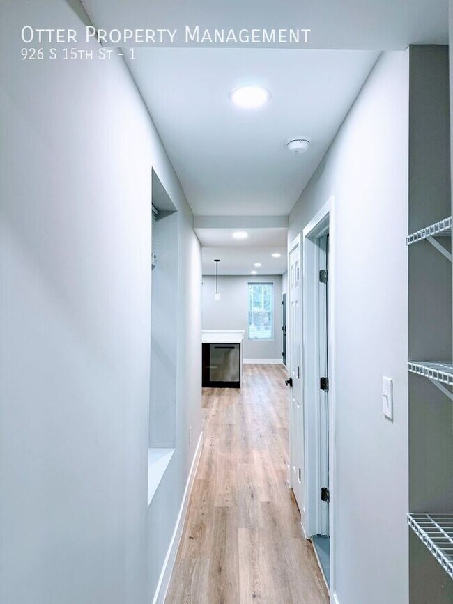 Building Photo - 926 S 15th St