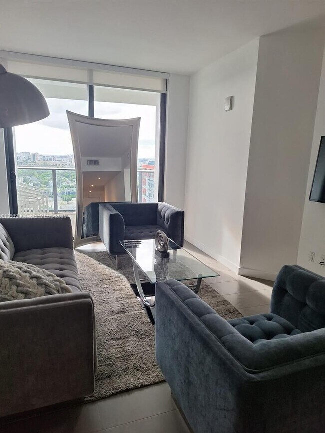 Building Photo - 1600 NE 1st Ave