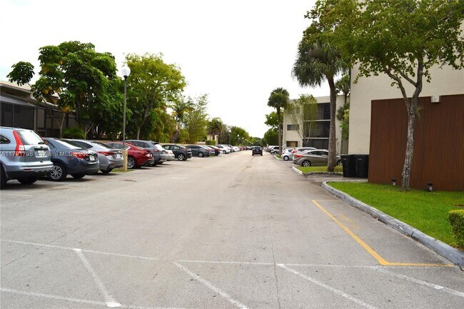 Building Photo - 8005 SW 107th Ave