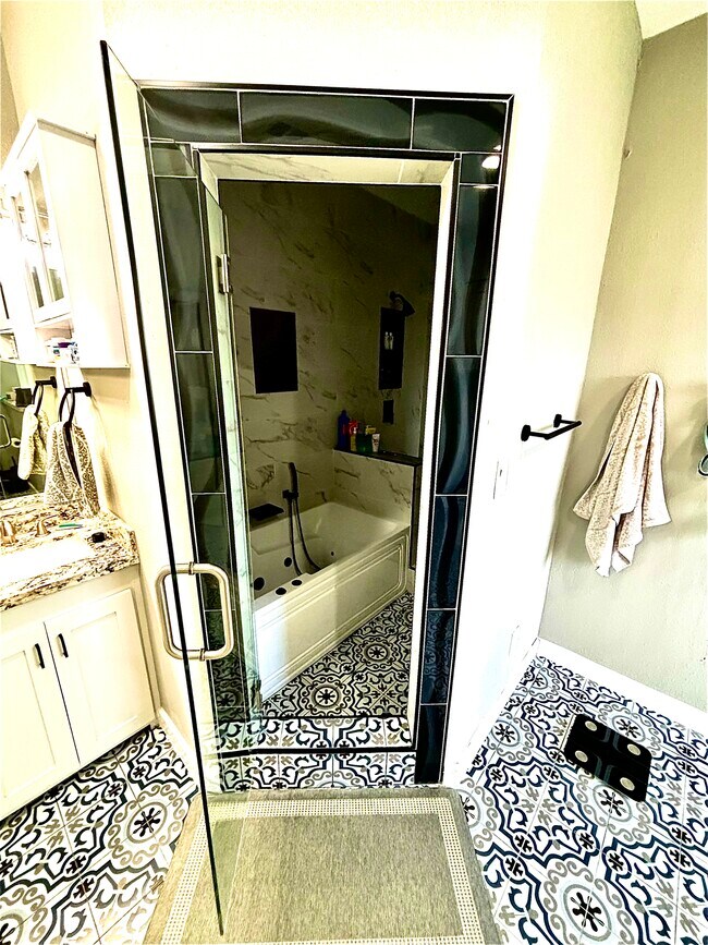 Building Photo - 1422 Seminole Valley Dr