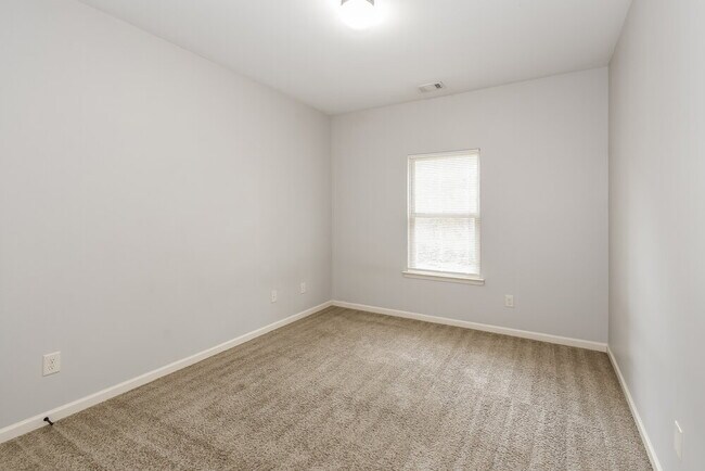 Building Photo - 766 Helm Ln NW