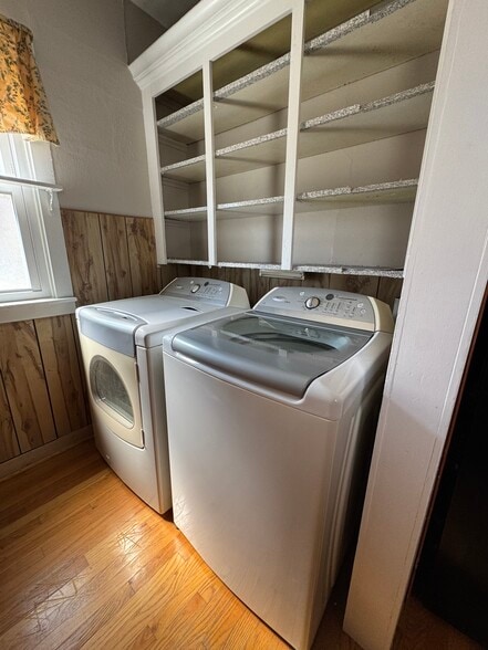 Building Photo - 1402 S State St