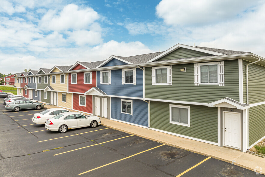 Building Photo - Campus Creek Townhomes