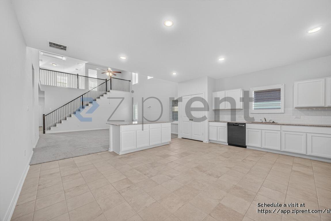 Building Photo - 8303 Kettles Rdg