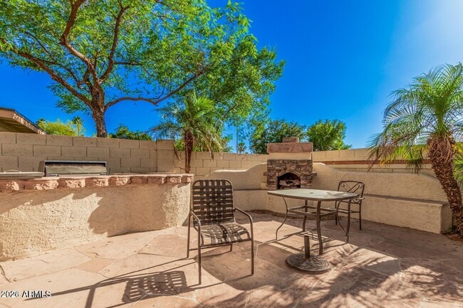 Building Photo - 3706 N Wintergreen Way