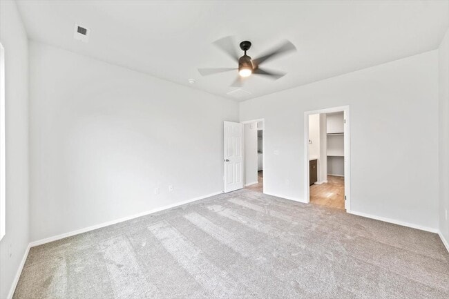Building Photo - 653 S Blackfoot