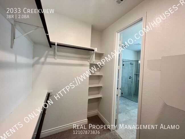 Building Photo - 2033 Creekview-