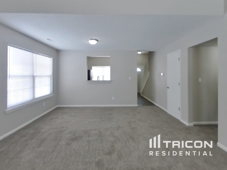 Building Photo - 484 Brookstone Dr