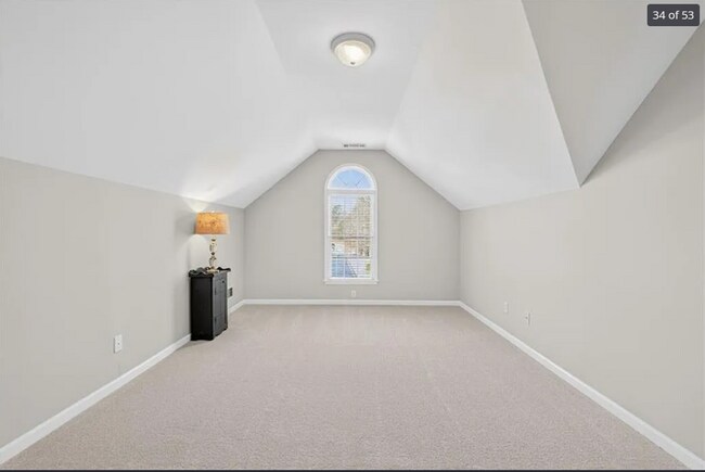 Building Photo - 5 Bed 4 Bath Multi Family House