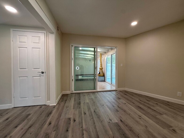 Fitness room - 5343 Lemp Ave