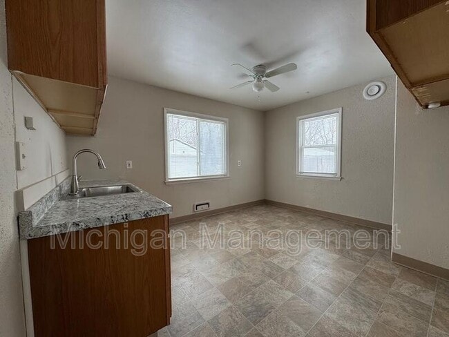 Building Photo - 26431 Monticello St