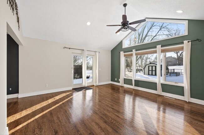 Building Photo - 15348 Drexel Way