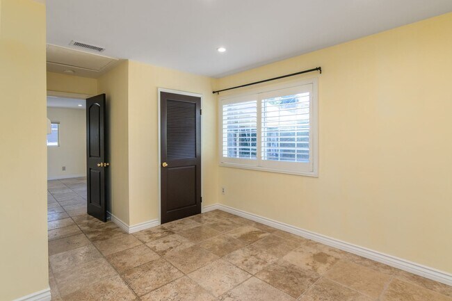 Building Photo - 6641 Murietta Ave