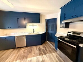 Building Photo - 33 Grandview Dr