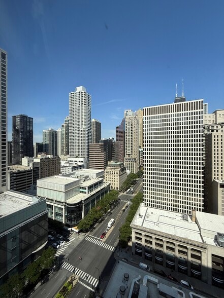 Bedroom views overlooking iconic Michigan Avenue - 535 N Michigan Ave