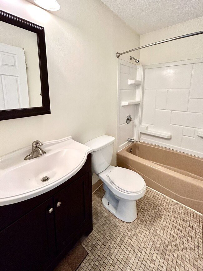 Building Photo - Hills Garden Condo Association - comfort and convenience perfectly situated between Downtown Burl...