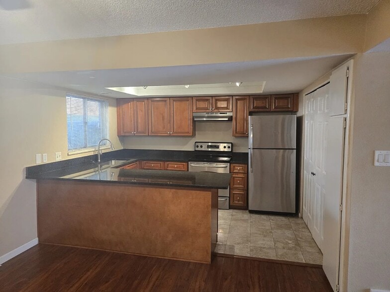 Building Photo - 9054 E Nassau Ave