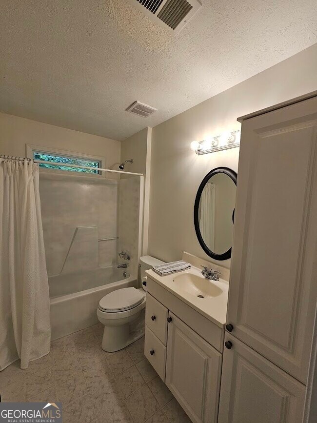 Building Photo - 65 Tralee Trce