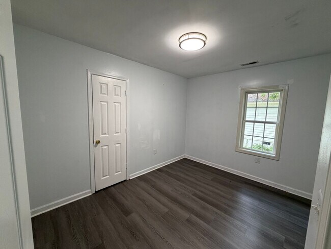 Building Photo - 1517 Welch Way