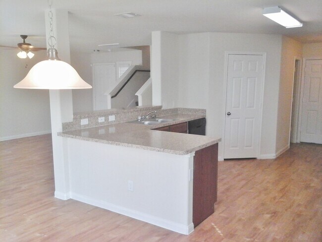 Building Photo - 6318 Heffernan St