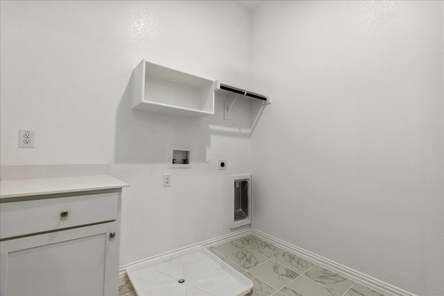 Building Photo - 4157 Willow Pond Dr