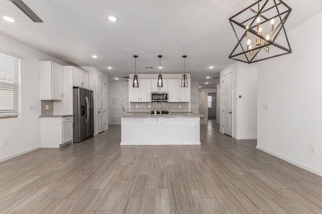 Building Photo - 35394 N Perennial St