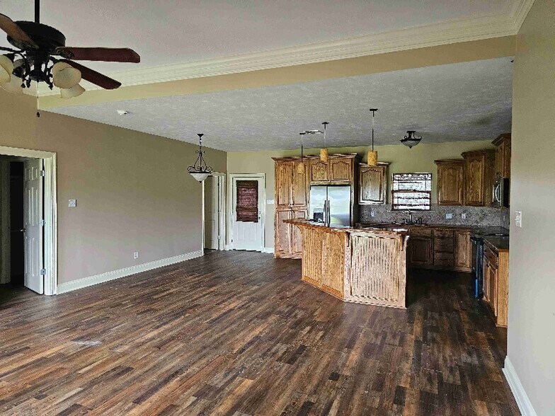 Building Photo - 6045 Ava Ln