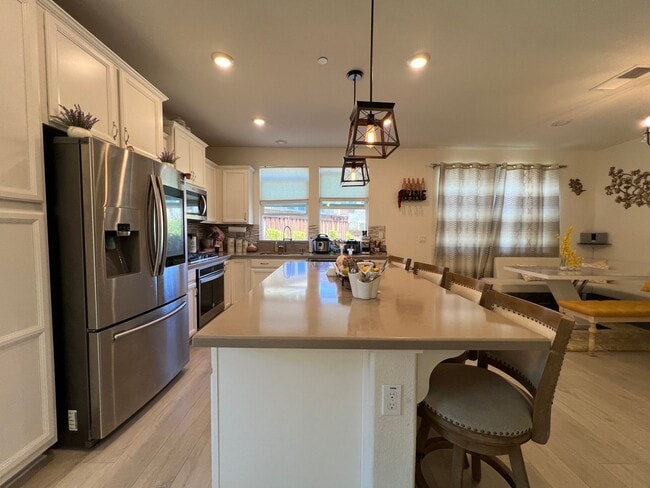 Building Photo - Beautiful 2 story home located in gated community of Wallis Ranch Dublin