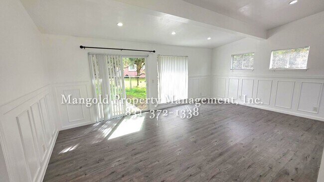 Building Photo - 635den