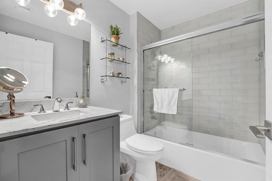 Building Photo - 1546 Yellowheart Way