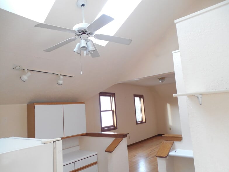 KITCHEN TO LIVING ROOM - 409 Hill St