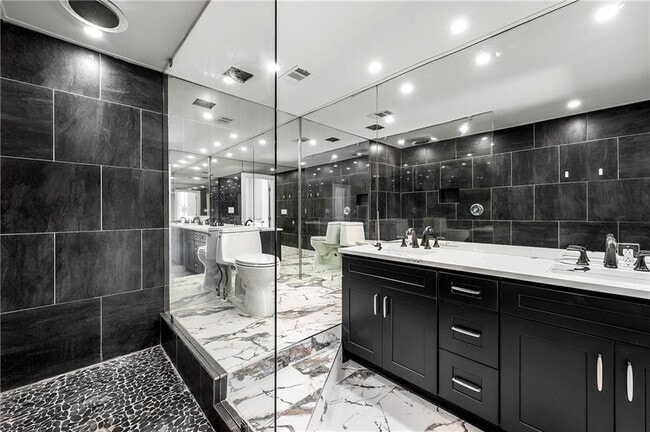 Building Photo - 1009 Riverbend Club Dr SE