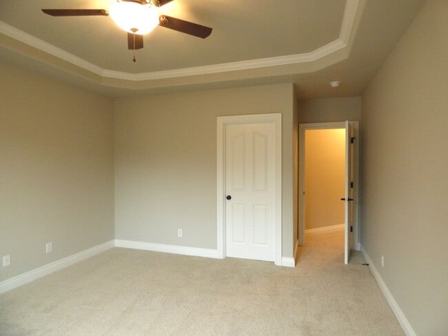 Building Photo - 5 Bedroom Home in South Salem! Near I-5