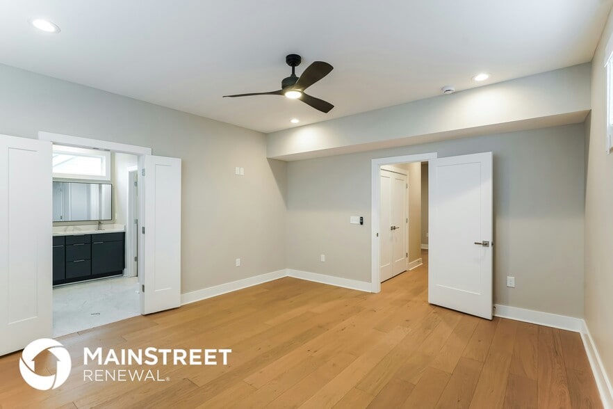 Building Photo - 2142 Oakland St