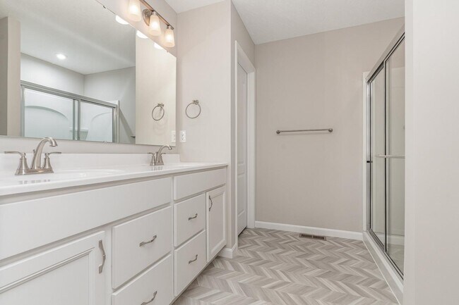 Building Photo - 620 Hogrefe Rd