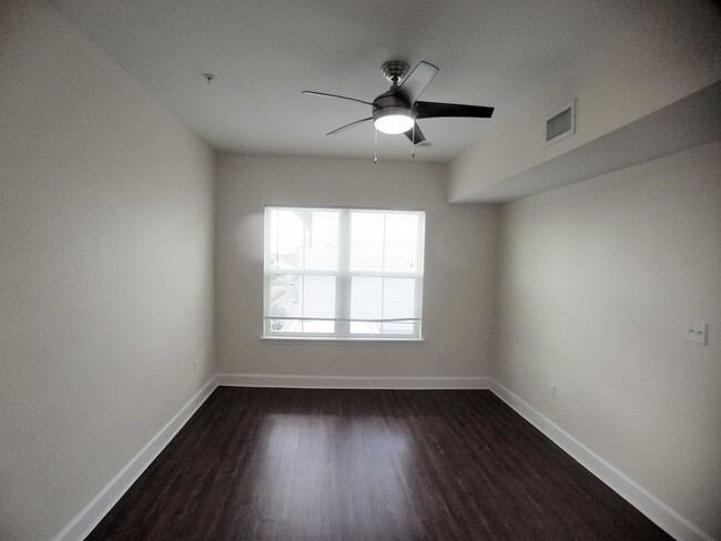 Building Photo - For Rent Beautiful 1/1 City View Condo at ...